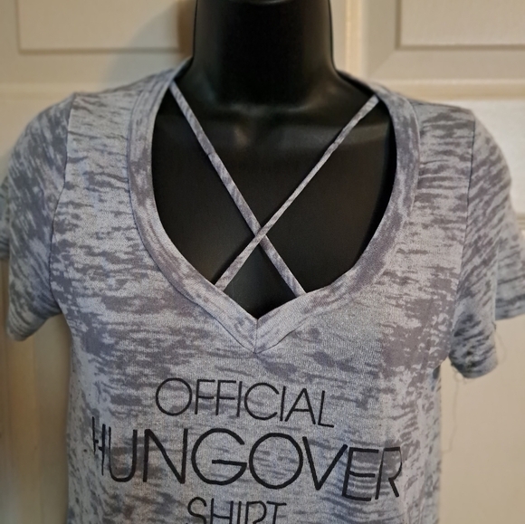 Alya graphic T-shirt criss cross neck size Medium - Picture 2 of 6